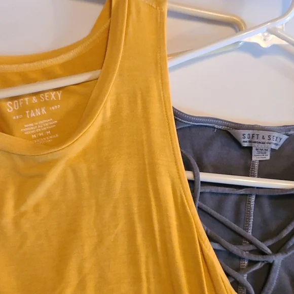 American Eagle Tank Tops. - Picture 3 of 6